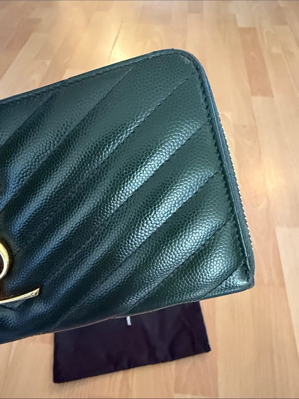 CASSANDRE MATELASSÉ ZIP AROUND WALLET IN GRAIN DE POUDRE LEATHER - Picture 6 of 12
